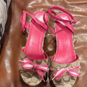 Vintage coach shoes wooden size 9.5 Betsy in great condition.